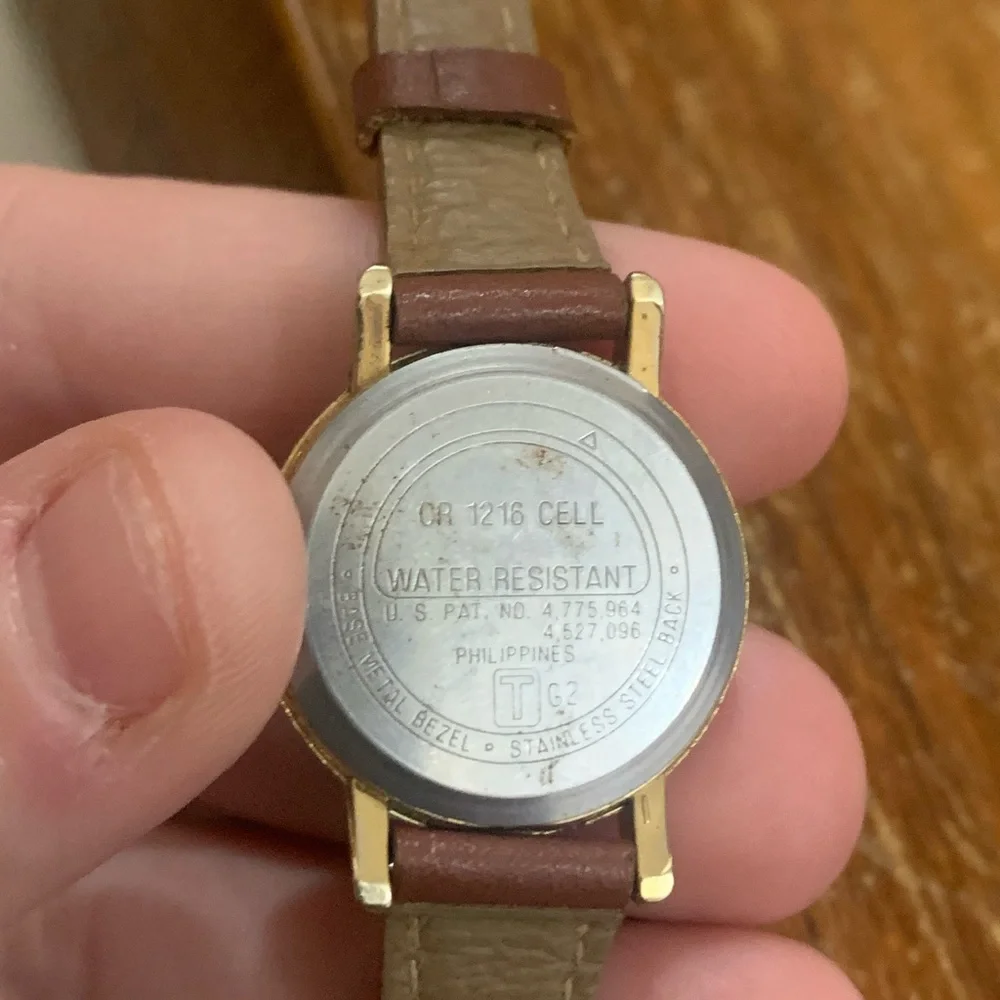 Vintage Acqua Indiglo Analog Watch Gold Tone WR30M - Not Tested‎